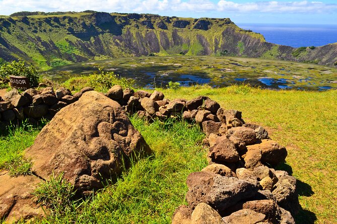 2 Days Highlights Tour in Easter Island Moai and Nature - Day One: Moai on the South and East Coast