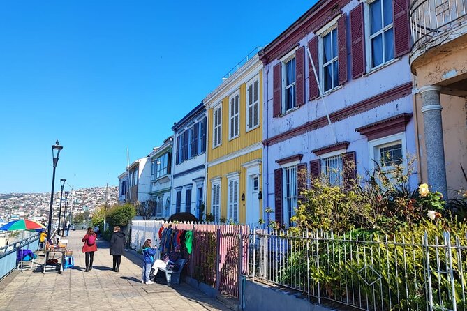 2 Hour Walking Tour in Valparaiso - Two historic churches on the hills
