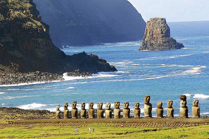 4-Day Easter Island Experience with Hotel, Tours & Dinner show - Group size, guides, and the pace of the days