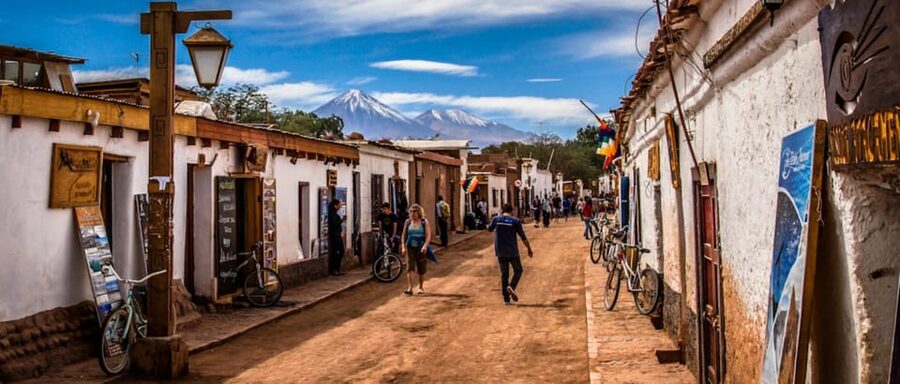 4D/3N SAN PEDRO DE ATACAMA-UYUNI (ROUND TRIP) SHARED SERVICE - Food, lodging, and the cash you need