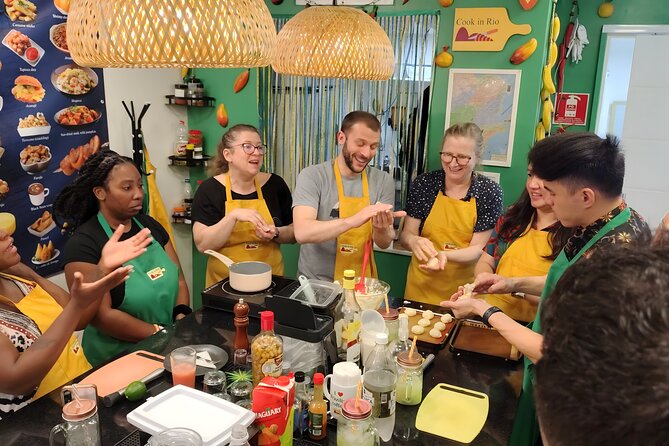 4h Cooking Class in Santiago with 8 Recipes & Bottomless Drinks - Why this Santiago cooking class feels personal