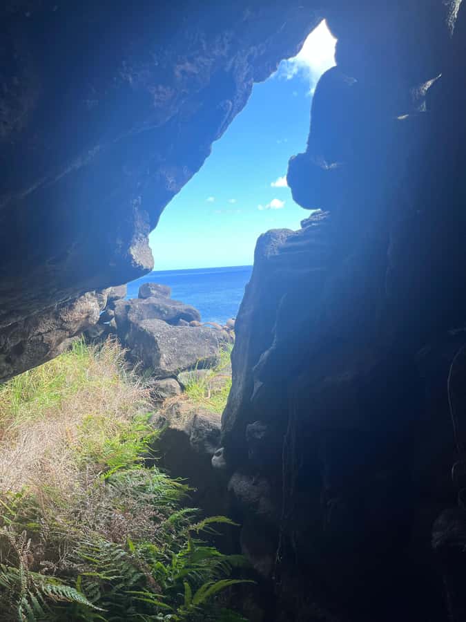 Adventures in Rapa Nui: High-quality tourism with Easter Island Your Tour. - Ahu Tongariki delivers the big visual moment