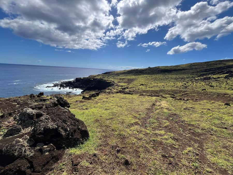Adventures in Rapa Nui: High-quality tourism with Easter Island Your Tour. - Te Pito Kura adds another layer to the route