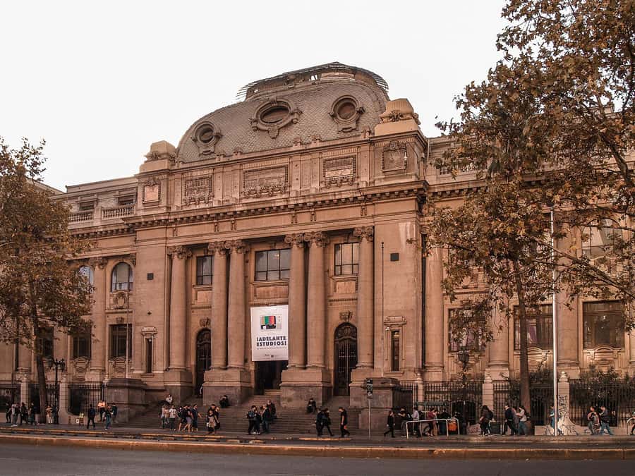 An Architect's Tour of Downtown Santiago - Starting at Plaza Baquedano
