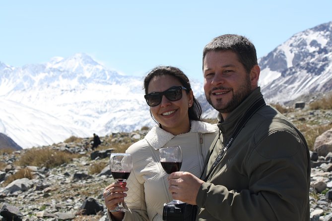 Andes Day Lagoon - Embalse del Yeso, Cajón del Maipo. - Lagoons, glaciers, and the high mountain setting