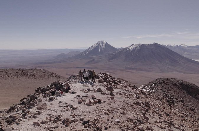 Ascent to the extinct Cerro Toco Volcano at 5600 meters high - What the altitude feels like on the way up