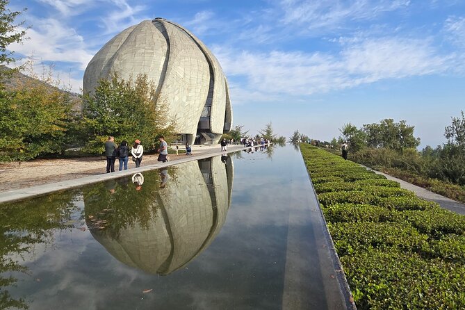 Bahá'í Temple Tour with Exclusive Lapislázuli Workshop - Views over Santiago from the Andes foothills