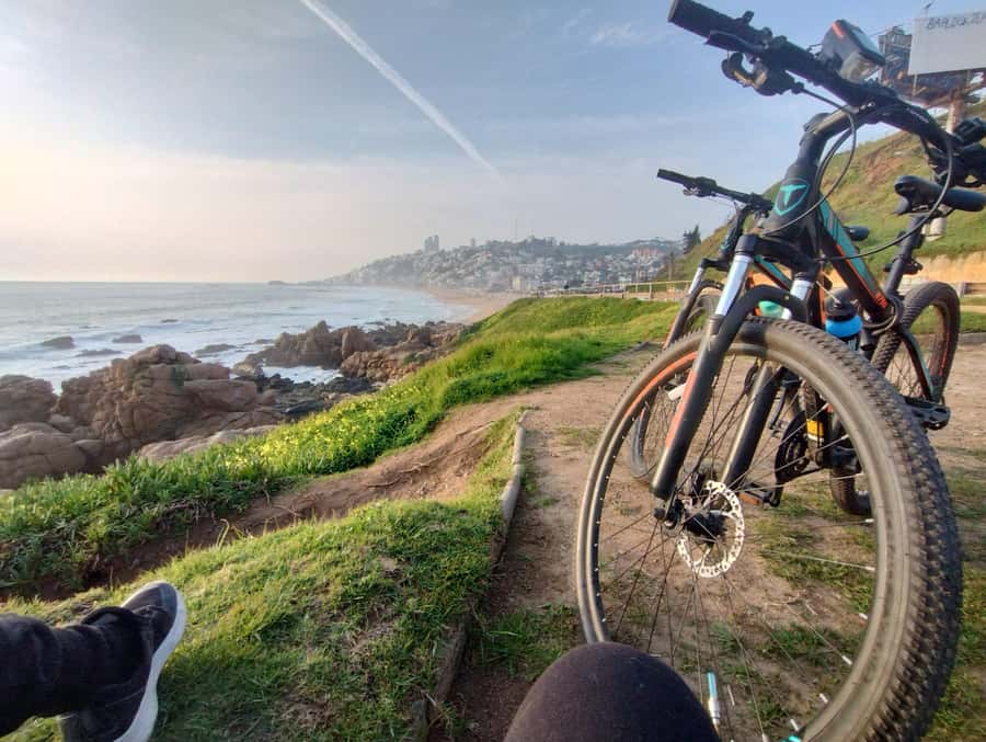 Bike ride along the coast of Viña del Mar or Valparaíso, you choose! - Kathleen and Fernanda make the difference