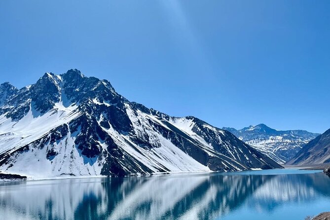 Cajon del Maipo and Embalse El Yeso with Picnic - Casa Chocolate, a charming stop with a tourist-shop feel