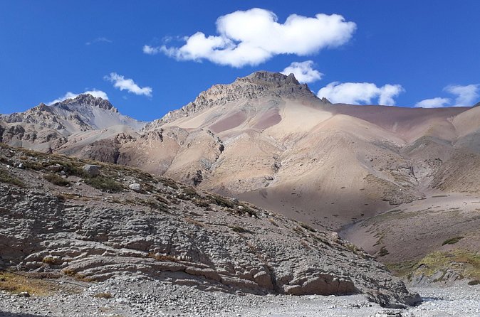 Cajon del Maipo - Embalse el Yeso LGBT+ - A picnic lunch with Chilean wine