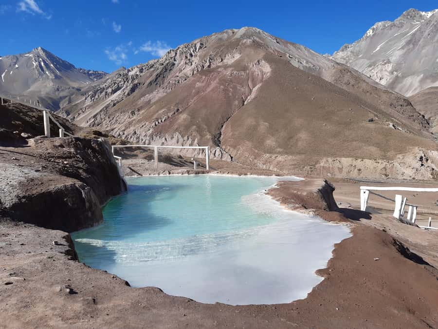 CAJON DEL MAIPO TOUR + TERMAS COLINA + EMBALSE EL YESO AND PICNIC - La Casa Chocolate and the included picnic