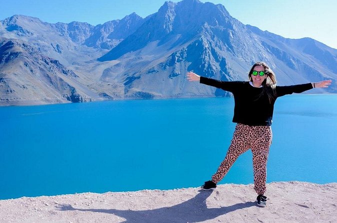 Cajón del Maipo Yeso Reservoir Shared Tour - Casa Chocolate: a playful pause in Cajón del Maipo