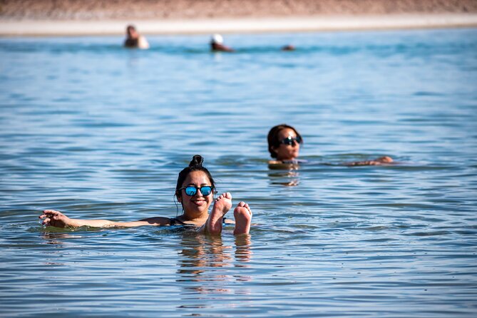 Cejar Eyes of the Salt Lake and Tebenquiche Lake Tour - Ojos del Salar: a freshwater break with a cocktail