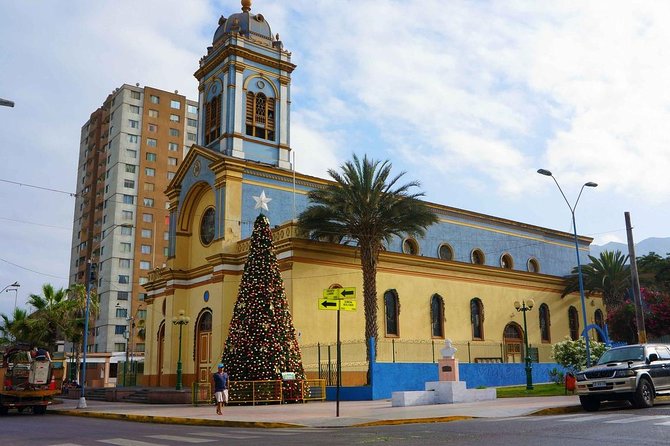 City tour of Iquique with navigation to the Esmeralda buoy - The guide style and family notes