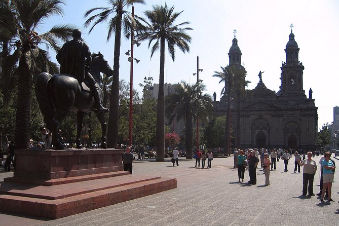 City Tour Santiago Walking + Typical Tastings + Teleférico and Funicular - Key points at a glance