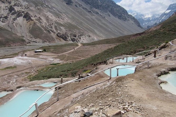 Disconnection in the Natural: Termas de Colina and Embalse el Yeso - Termas de Colina: nine pools on the mountainside