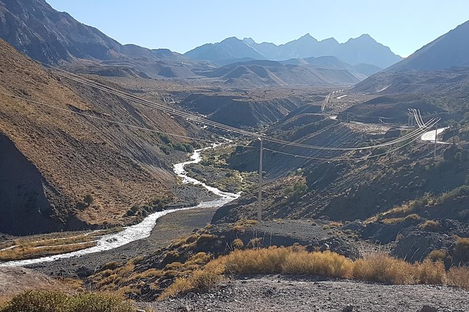 Disconnection in the Natural: Termas de Colina and Embalse el Yeso - San José de Maipo adds local context