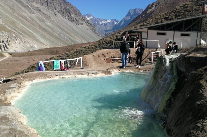 Disconnection in the Natural: Termas de Colina and Embalse el Yeso - The early departure and air-conditioned ride