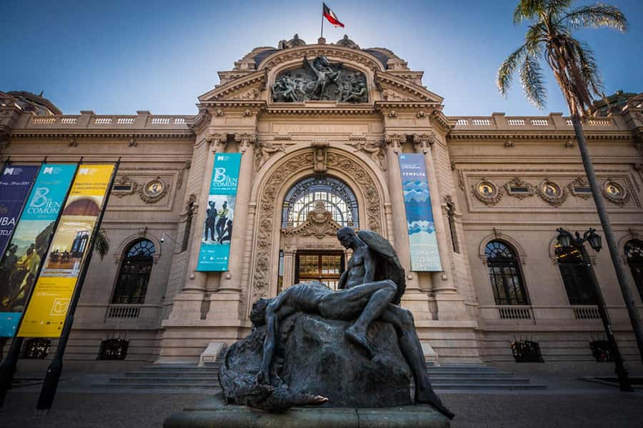 Discover Santiago, where modernity merges with history - Plaza de Armas and the Metropolitan Cathedral
