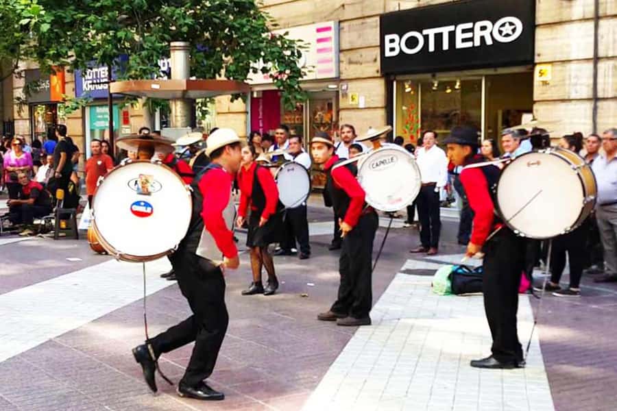 Discover Santiago, where modernity merges with history - From the Stock Exchange to Paseo Ahumada