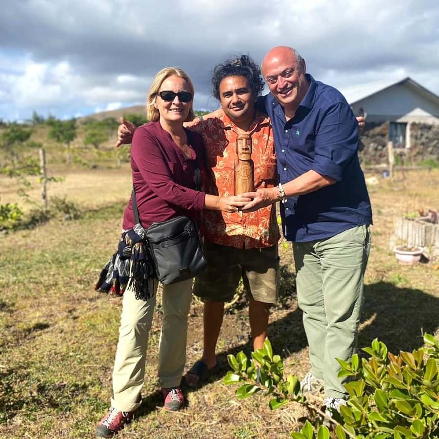 Easter Island: Demo of How to Carve a Moai statue - Key points to know before you book