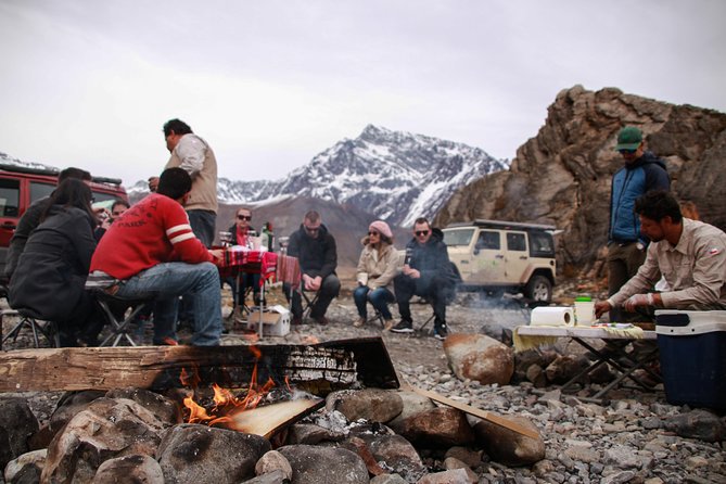 Embalse el Yeso and Termas del Plomo in semi-private 4x4 - Fresh lunch prepared in the mountains