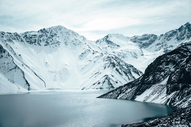 Embalse el Yeso + barbecue in Cordilheira (Premium Experience) - The Melocoton tunnel stop takes about 20 minutes