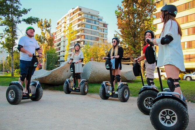 ENJOY IT Tour Let's enjoy the art Vitacura Autobalance equipment - Parque Bicentenario and its public sculptures