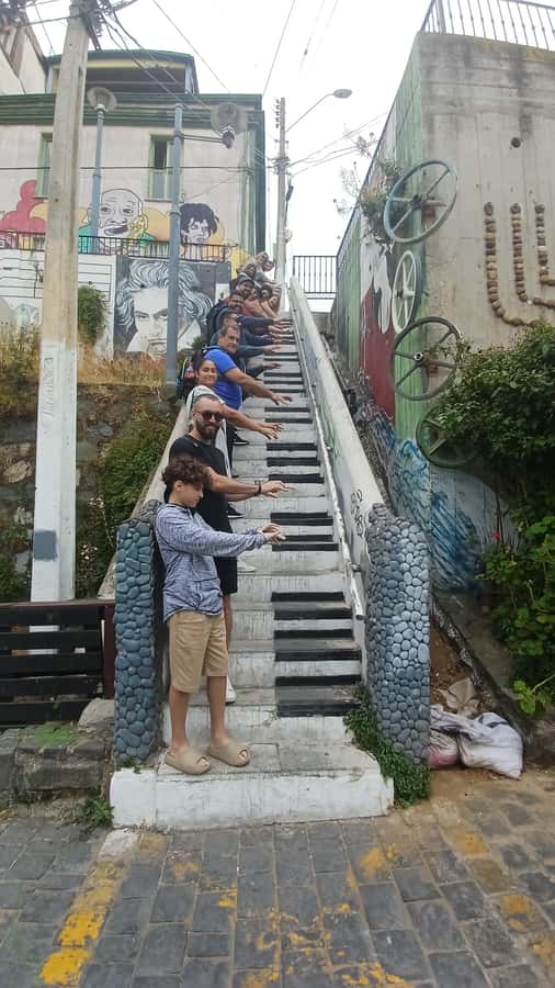 Exclusive Coastal Tour: Valparaíso, Viña del Mar & Reñaca - Leaving Santiago for Valparaíso