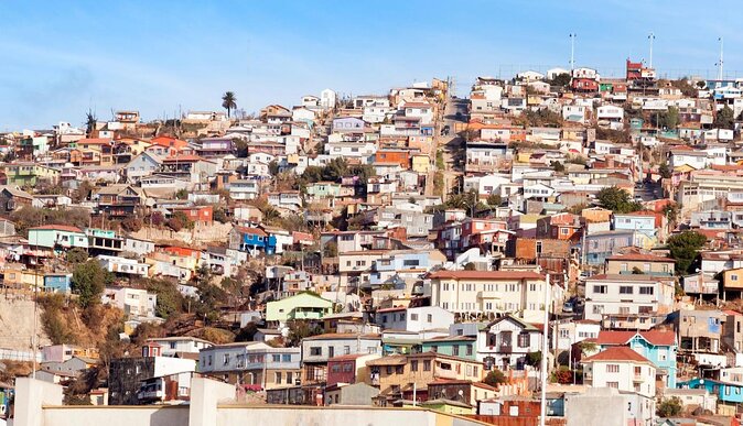 Famous Valparaíso! Premium Walking Tour with a Native Guide - Wandering through Cerro Alegre