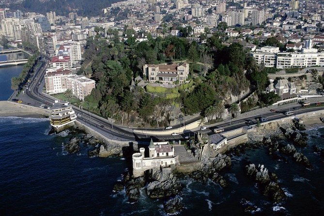 Famous Viña del Mar! Premium Walking Tour with a Native Guide - A pause in the city’s green spaces