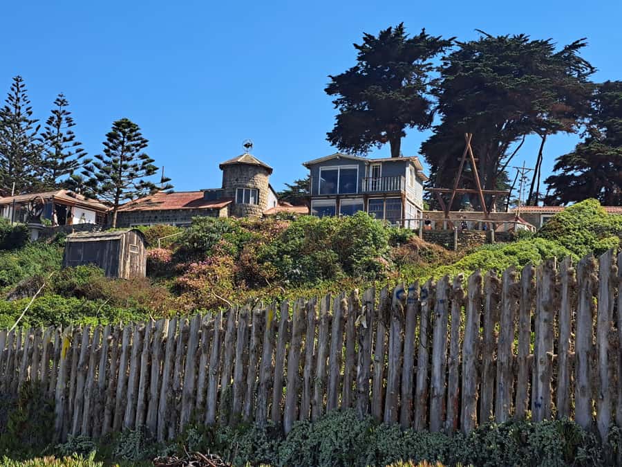 From Santiago: Isla Negra, Pablo Neruda Museum & Winery Tour - A Maipo Valley winery with family roots