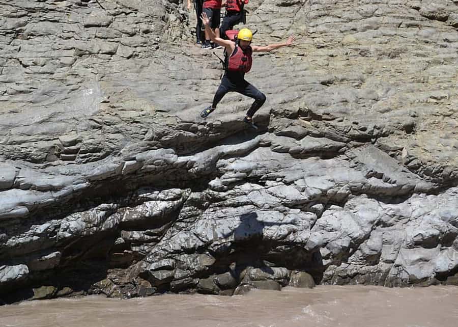 From Santiago: Rafting in the Maipo Canyon - Safety, rescue support, and the guide team