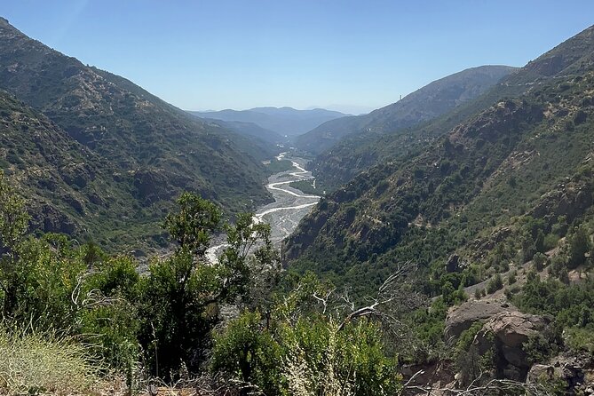 From Santiago to the Andes: 4x4, horseback riding, waterfall visit and barbecue - Leaving Santiago for the Cajón del Pangal