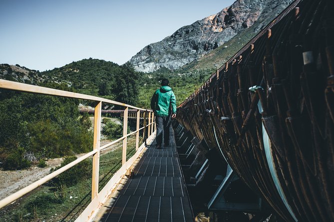 From Santiago to the Andes: 4x4, horseback riding, waterfall visit and barbecue - Who will enjoy this Andes day most