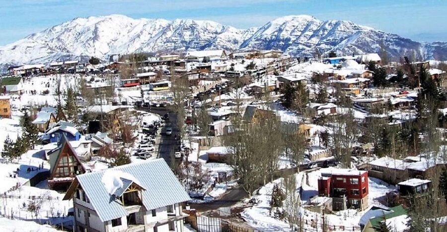 From Santiago: Valle Nevado and Farellones Small Group Tour - A short stop at El Colorado