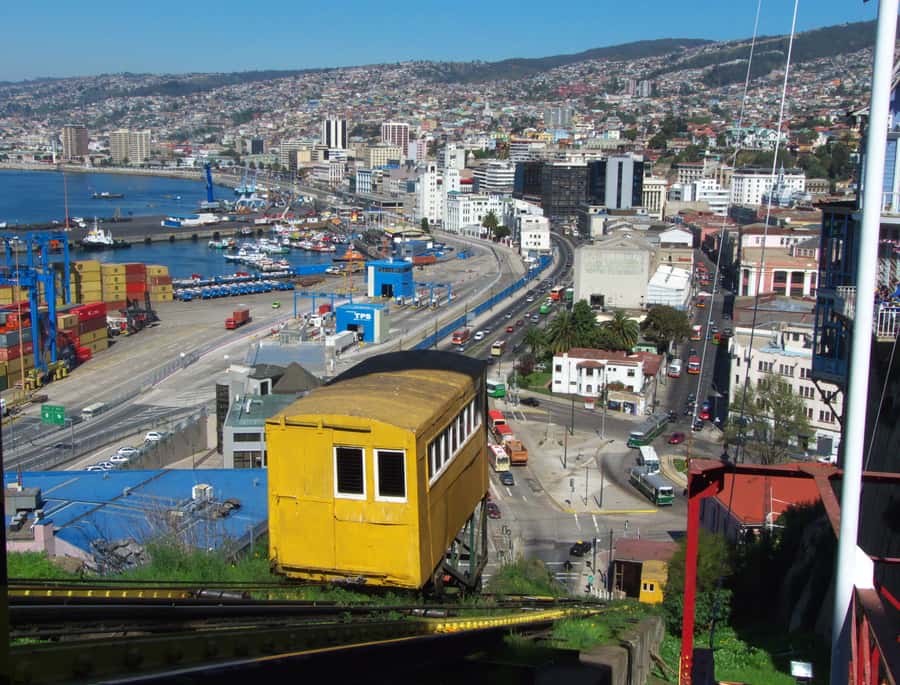 From Santiago: Valparaiso and Viña del Mar Day Tour - Leaving Santiago through the Curacaví Valley