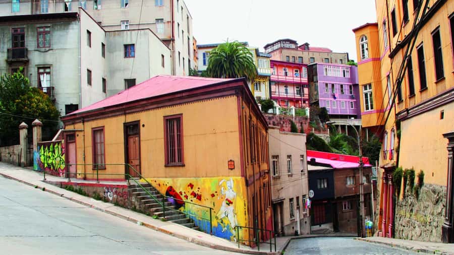 From Santiago: Valparaiso and Viña del Mar Day Tour - First impressions of Valparaíso from the hills