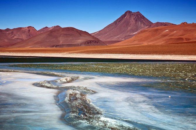 Full day Altiplanic Lagoons + Red stones viewpoint + Salar de Atacama - Food, Transport, and What to Bring