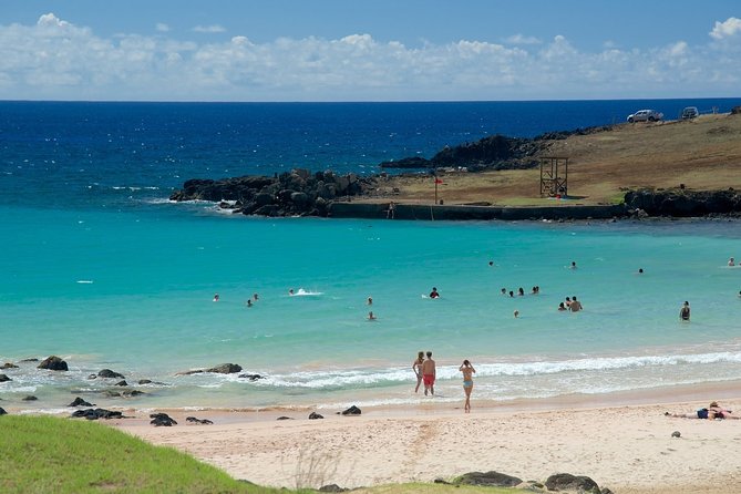 Full-Day Easter Island Tour: Moai Statues and Island Highlights - Akahanga and the remains of a ceremonial center