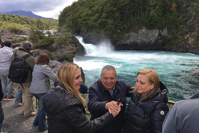 Full-Day Osorno Volcano and Petrohue Falls Small-Group Tour - Stop 4: Laguna Verde and a smaller volcanic surprise