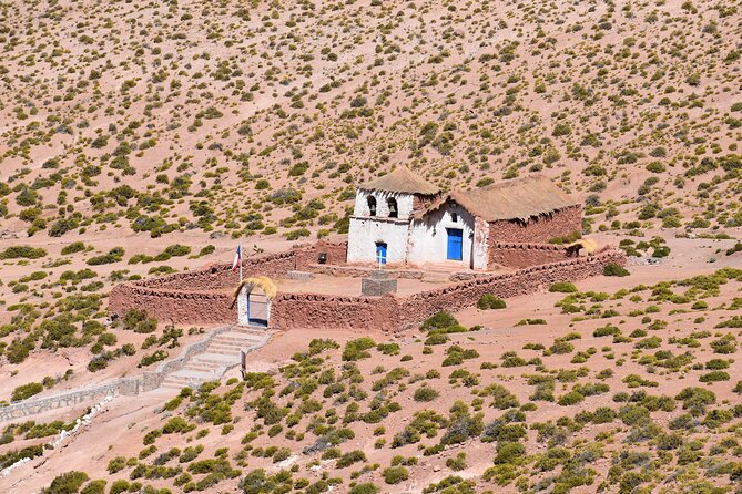 Full Day Tour to Geyser del Tatio, Vado Putana and Machuca - A quiet pause at Vado del Rio Putana
