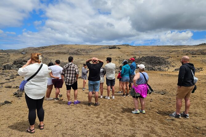 Full Day Tour to the Emblematic Sites in Rapa Nui - Lunch, fitness, and the rhythm of the day
