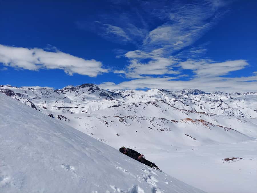 Full-Day Trek to Cerro El Pintor from Santiago - Morning pickup and the road into the Andes