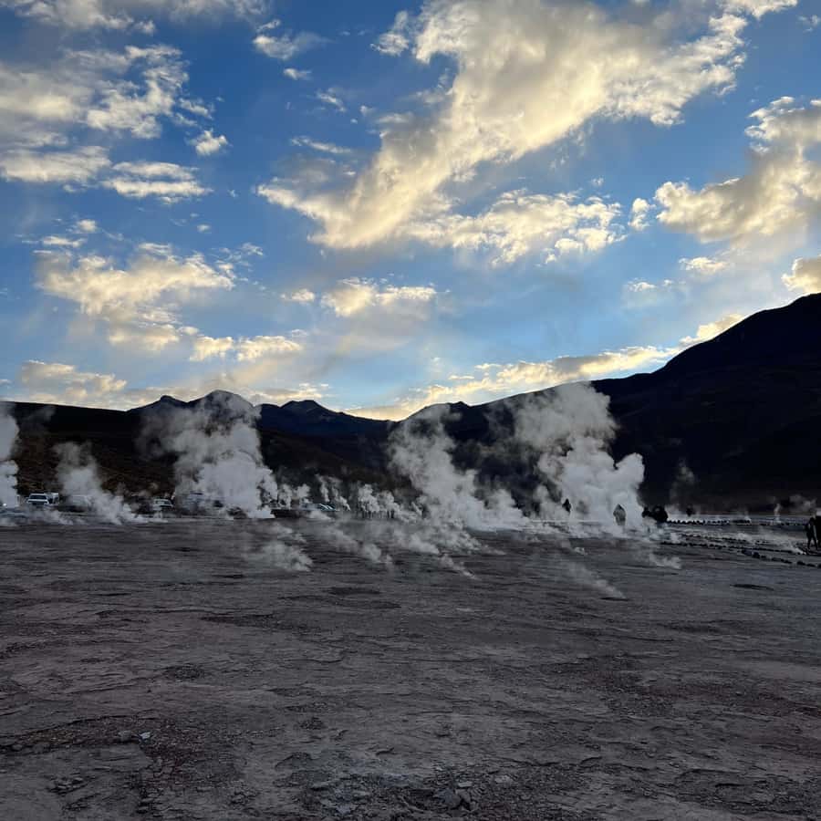 Geysers del Tatio: Sunrise and breakfast in Atacama - Walking among more than 80 active geysers