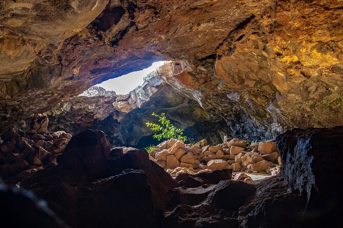Half Day Private Tour: Caves and Volcanic Refuges - Key things to know before booking