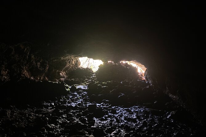 Half Day Private Tour: Caves and Volcanic Refuges - Ahu Akivi and the seven ocean-facing moai