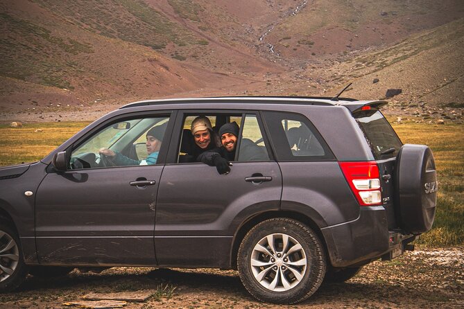 Jipe tour Embalse el Yeso 4x4 with semi-private barbecue - Why Embalse El Yeso makes a strong day trip from Santiago