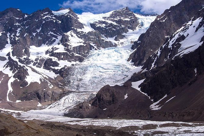 Juncal Andean Park: Hiking over a Glacial Tongue - The old railway and the first stretch of trail