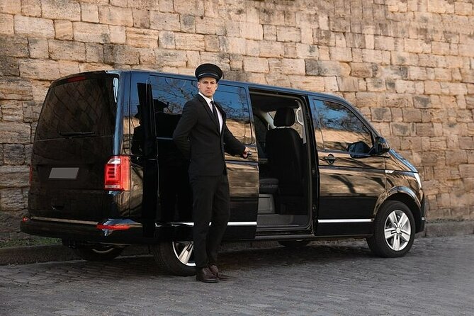 Oneway Private Transfer from Punta Arenas Airport to Punta Arenas - Vehicle comfort and added equipment